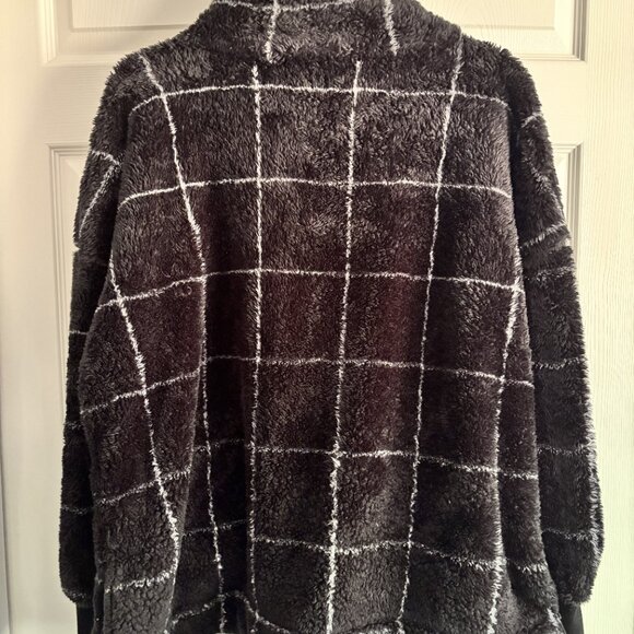 LulaRoe Warm and Cozy Jacket Size X-L. - Picture 2 of 2